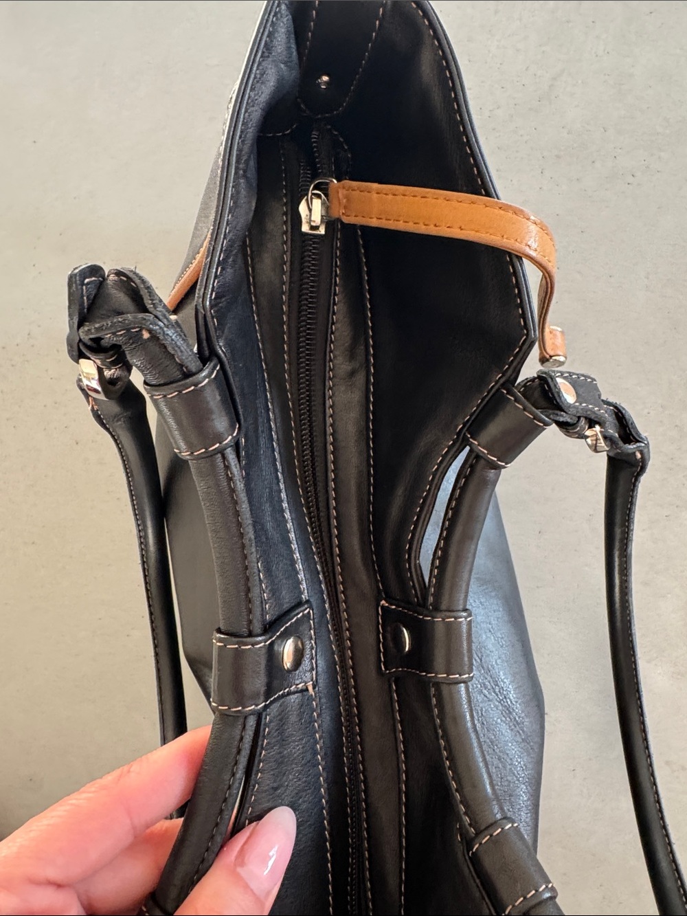Vintage Balenciaga Black Leather Shoulder Bag - Picture 9 of 11